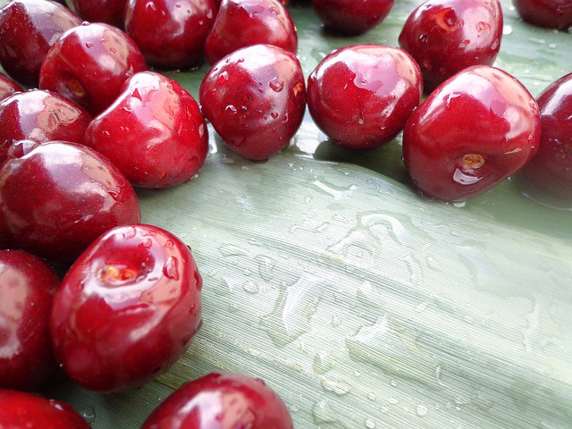 sour-cherries-wood-image